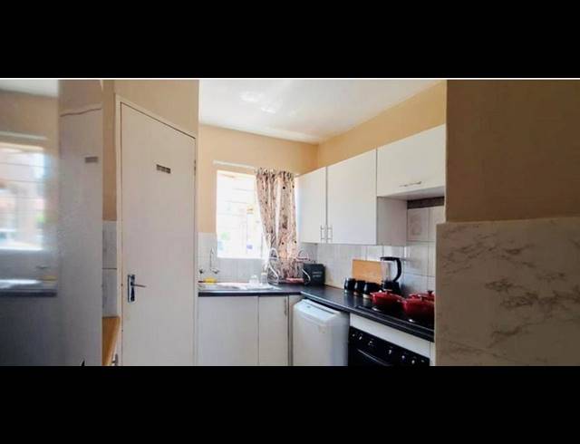 3 BEDROOM APARTMENT FOR SALE IN PRIMROSE